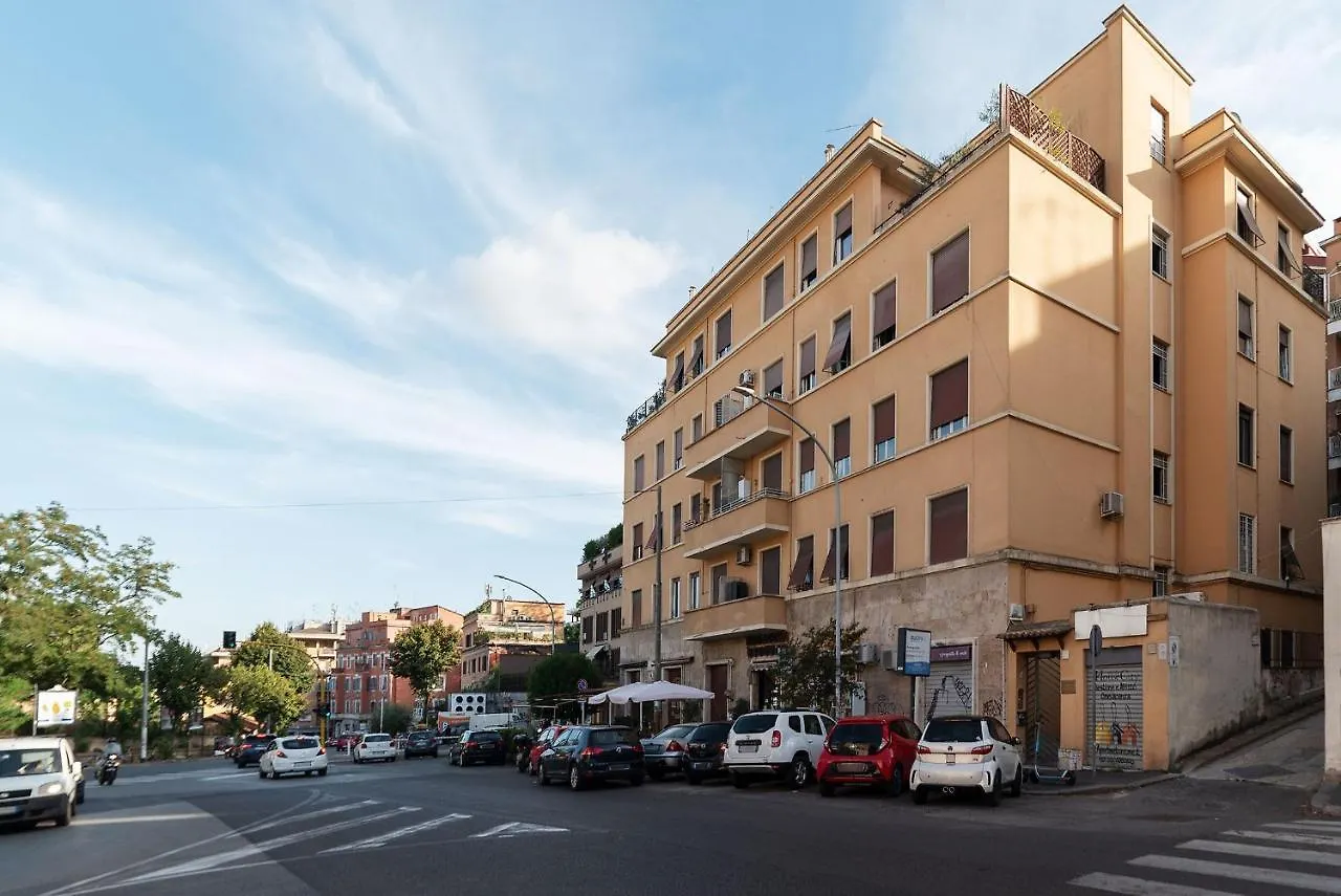 Penthouse Apartment With Terrace Close To Vatican Roma Italia