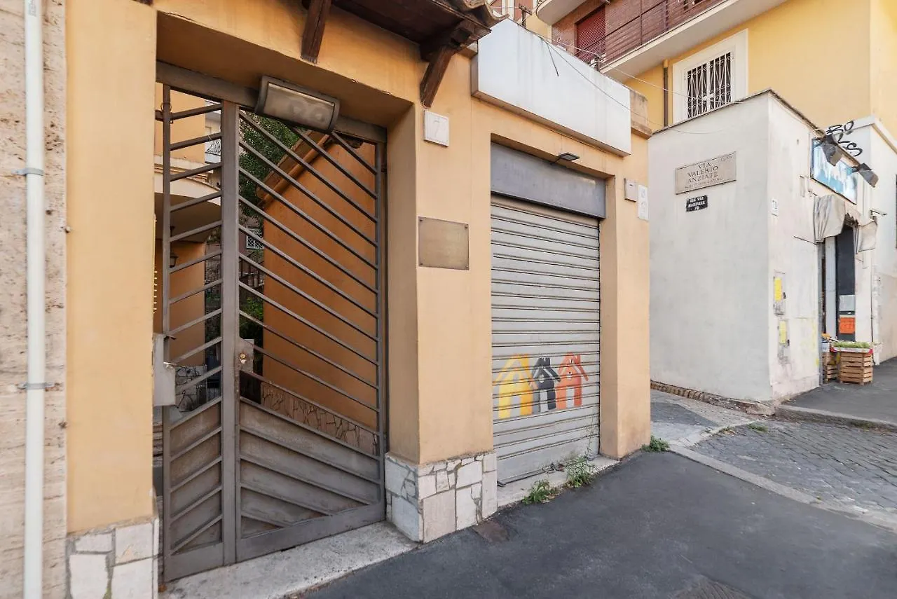 Penthouse Apartment With Terrace Close To Vatican Rzym